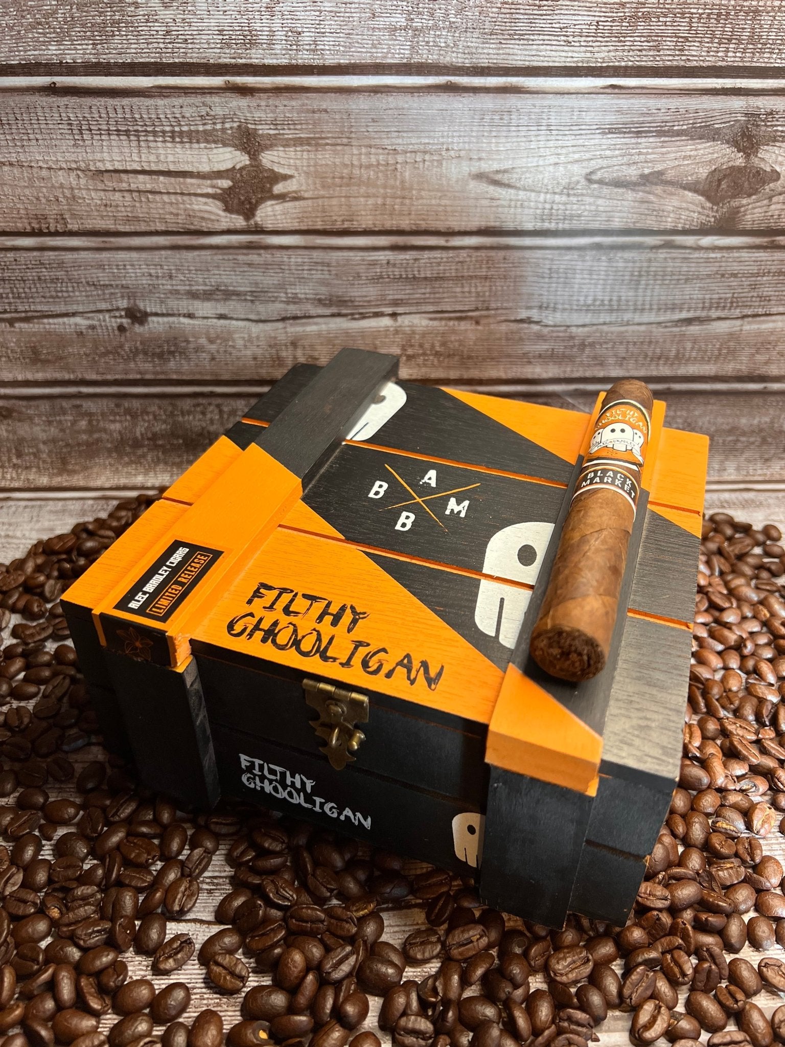 Alec Bradley Black Market Filthly Ghooligan Toro - Cigar 30