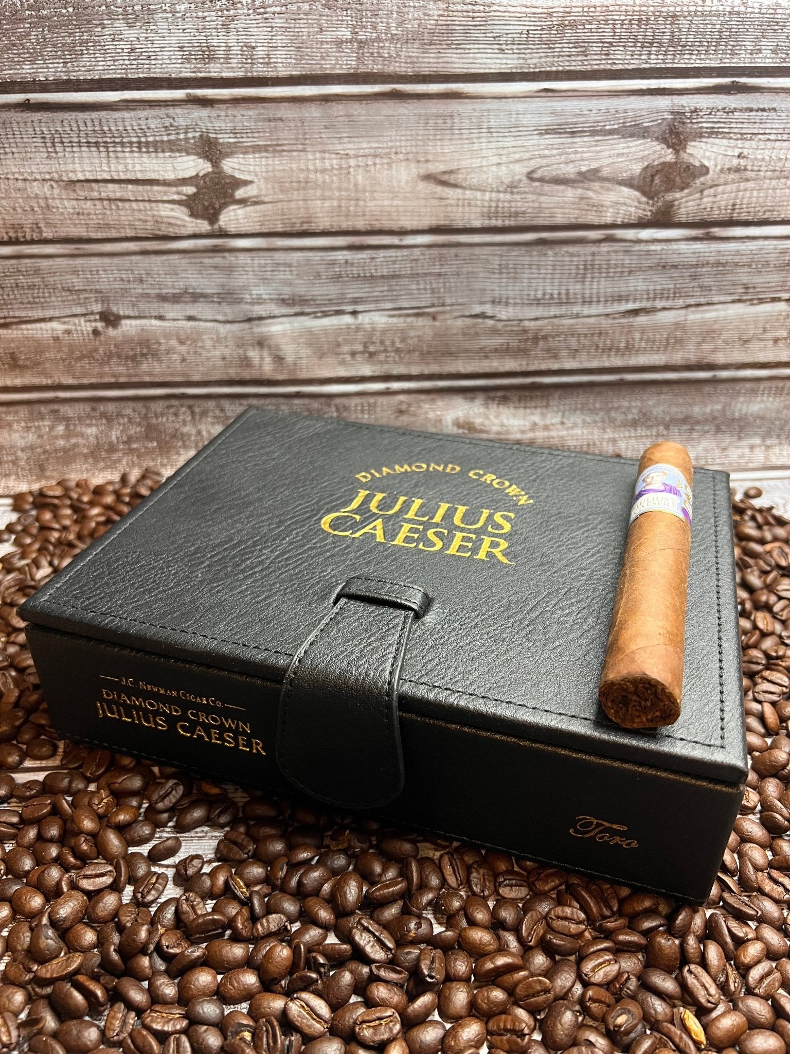 JC Newman Diamond Crown Julius Caeser Toro - Cigar 30