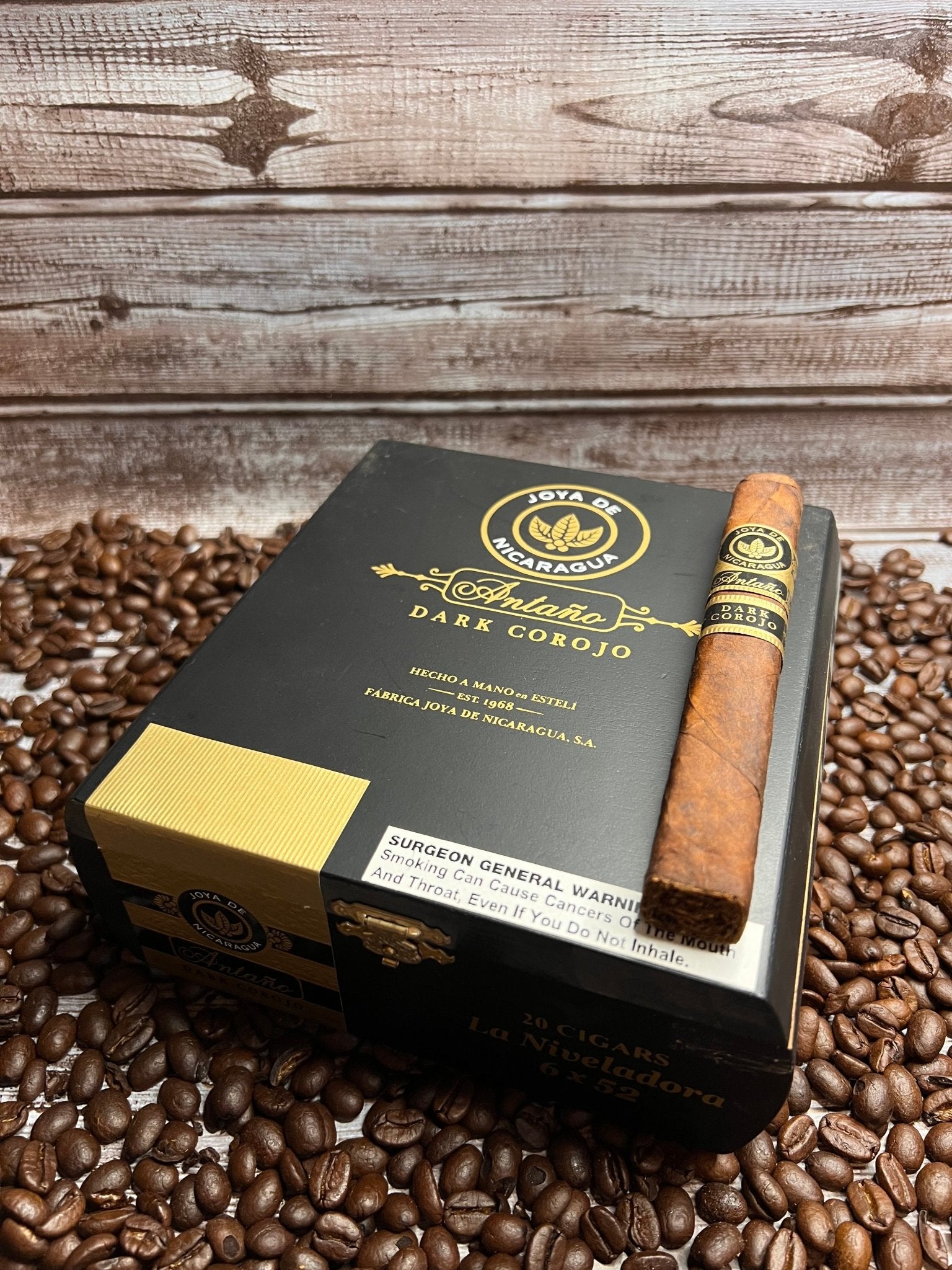 Joya De Nicaragua Antano Dark Corojo La Niveladora - Cigar 30