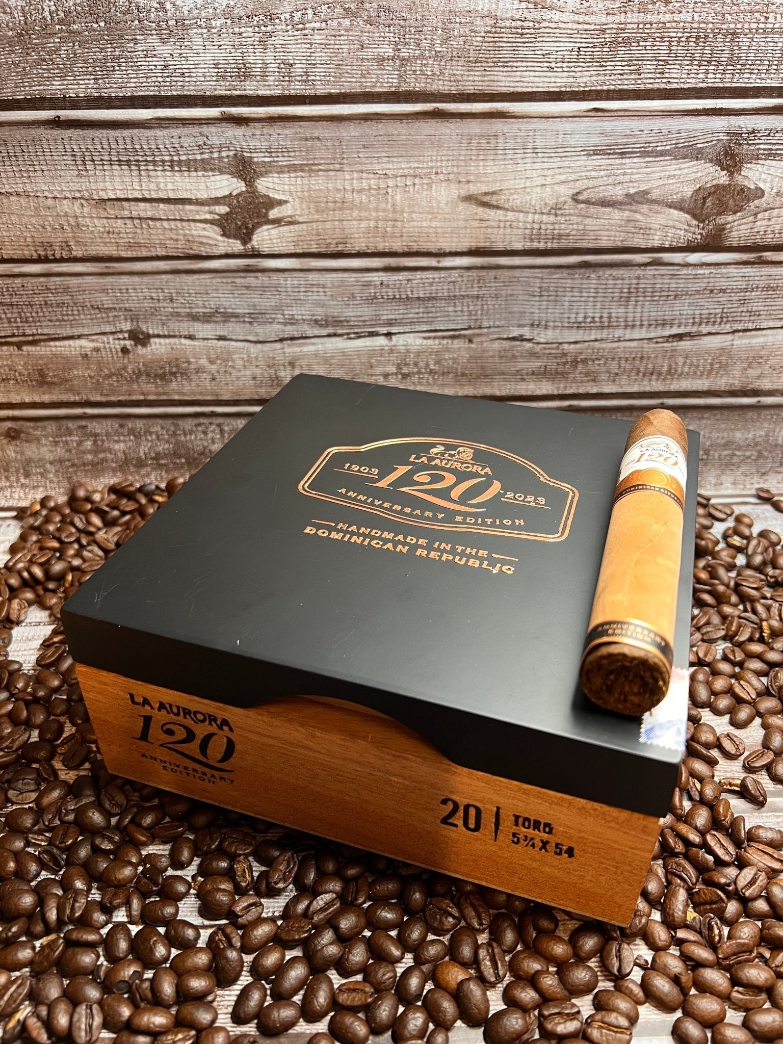 La Aurora 120 Aniversario Toro - Cigar 30