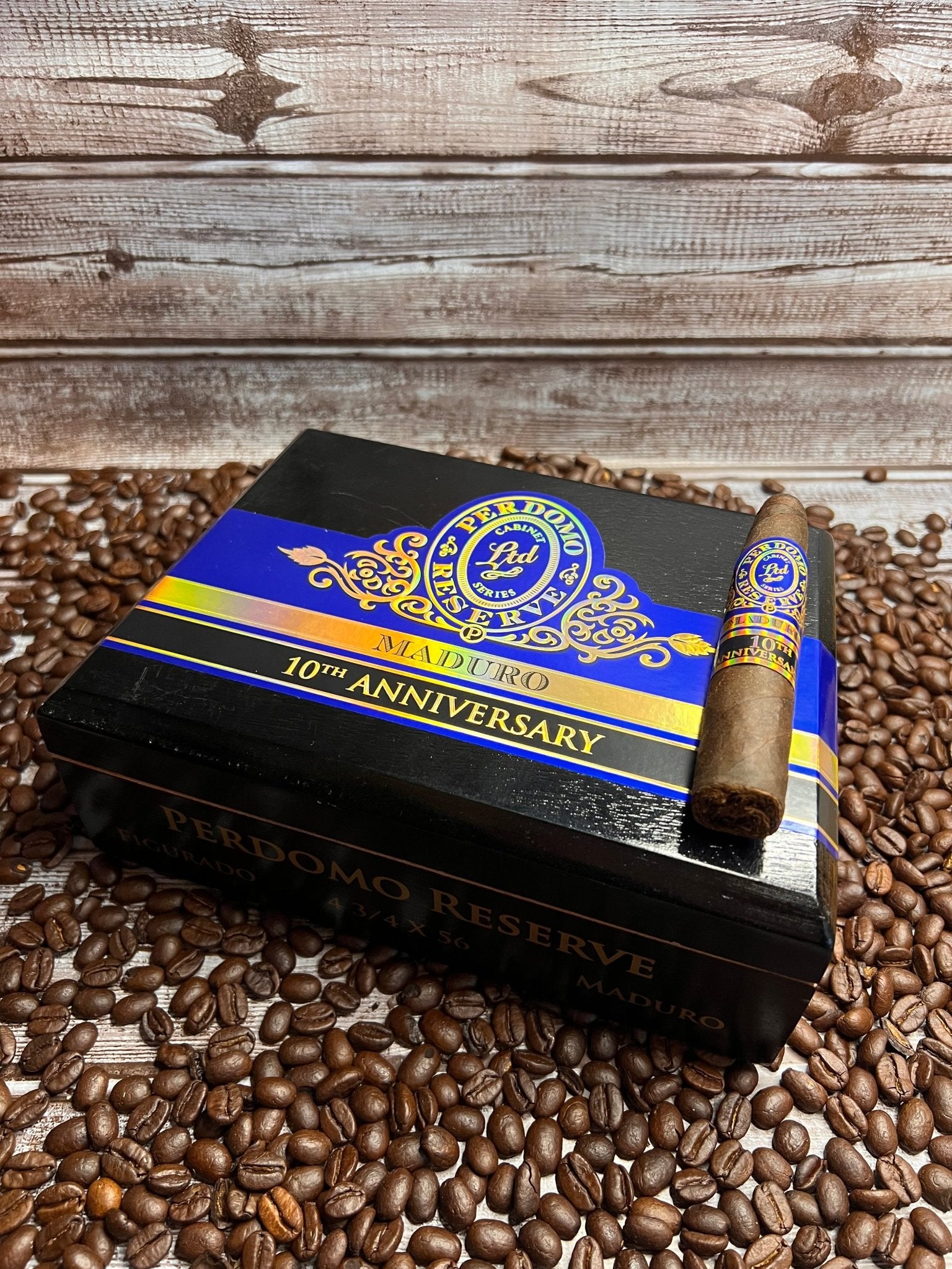 Perdomo 10th Anniversary Maduro Figurado - Cigar 30
