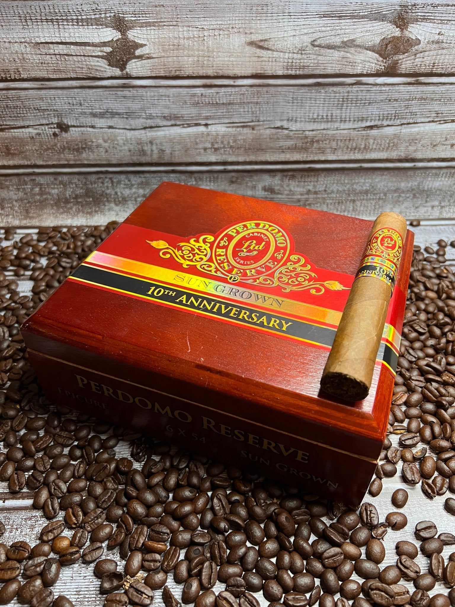 Perdomo 10th Anniversary Sungrown Epicure - Cigar 30