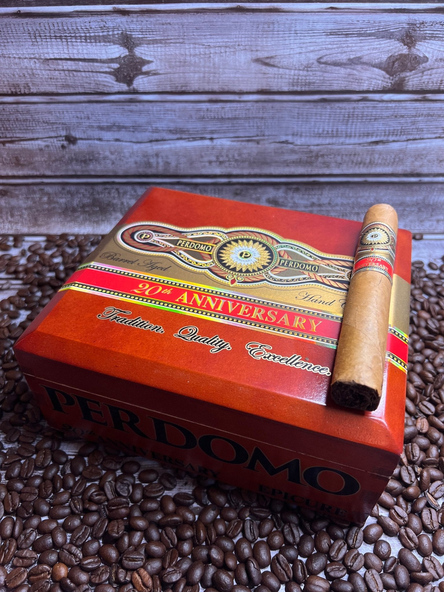 Perdomo 20th Anniversary Connecticut Epicure E656 - Cigar 30