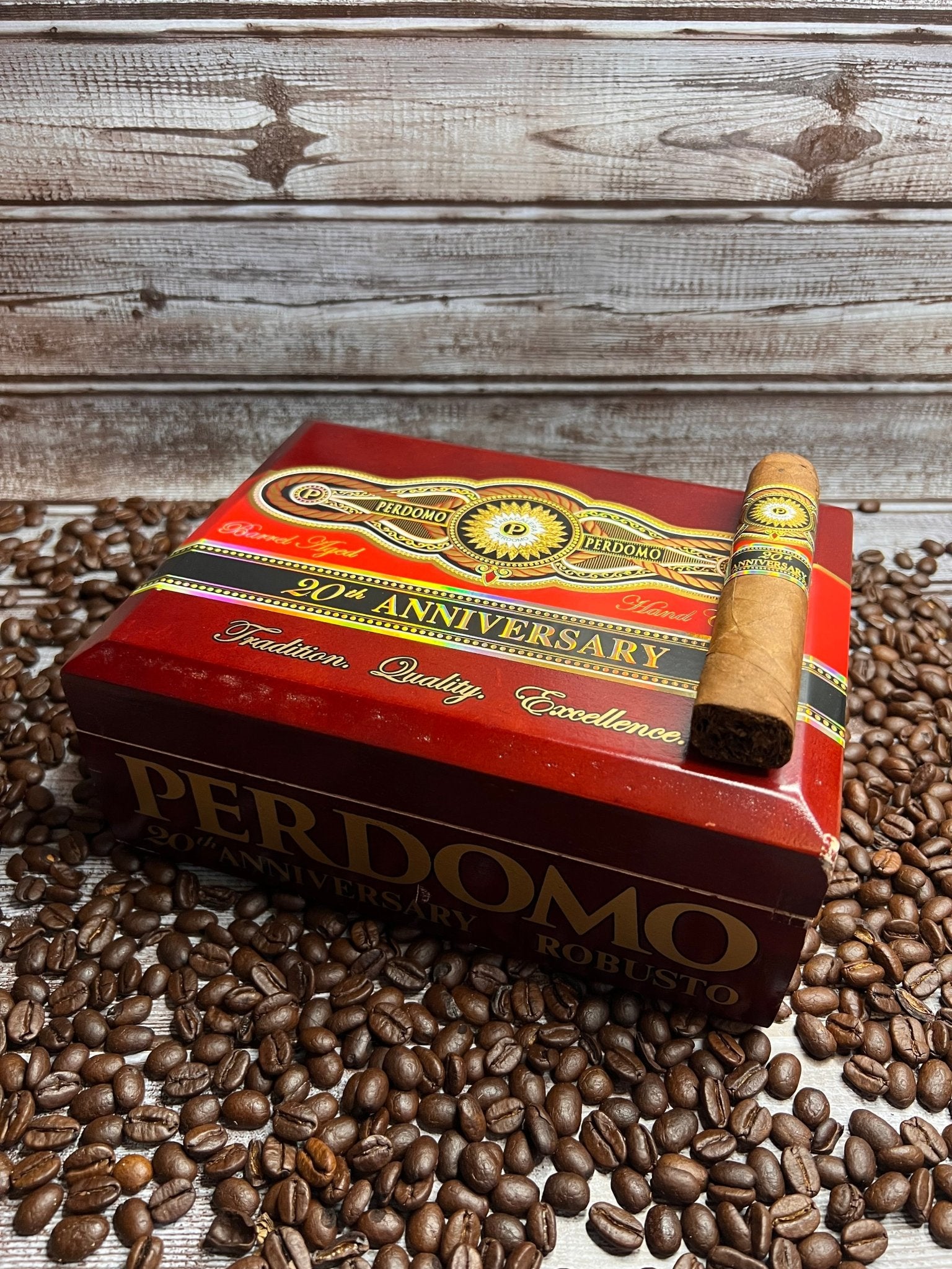 Perdomo 20th Anniversary Sungrown Robusto R556 - Cigar 30