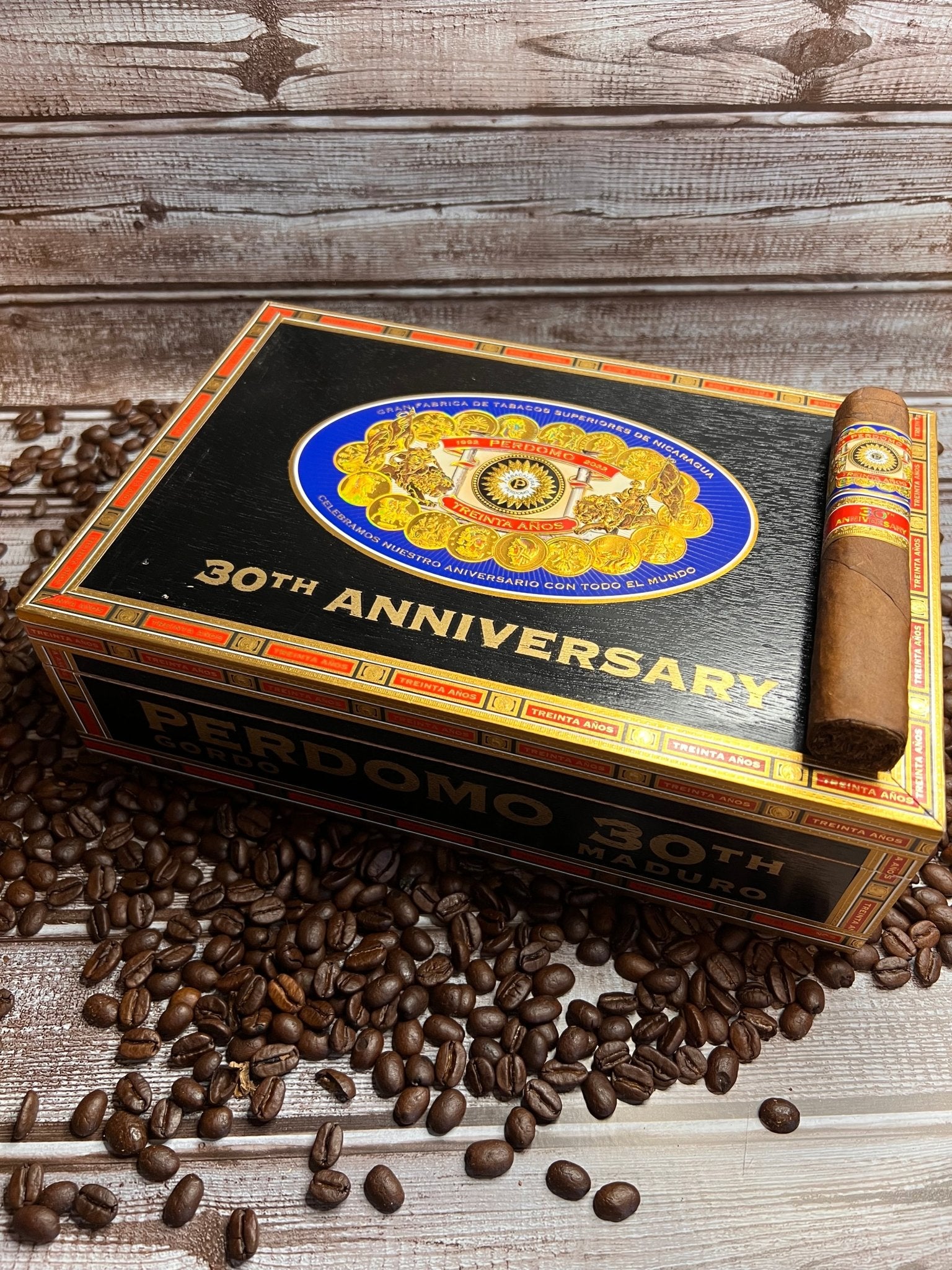 Perdomo 30th Anniversary Maduro Gordo - Cigar 30