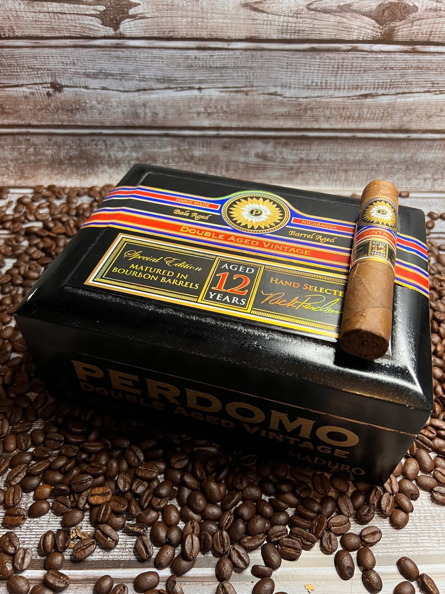 Perdomo Double Aged 12 Year Vintage Maduro Robusto - Cigar 30