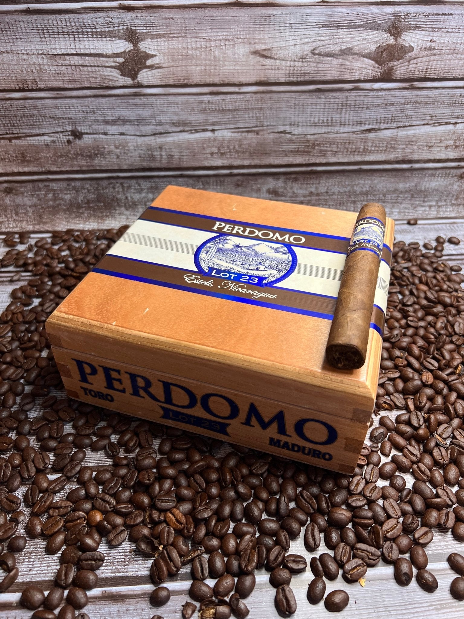 Perdomo Lot 23 Maduro Toro - Cigar 30
