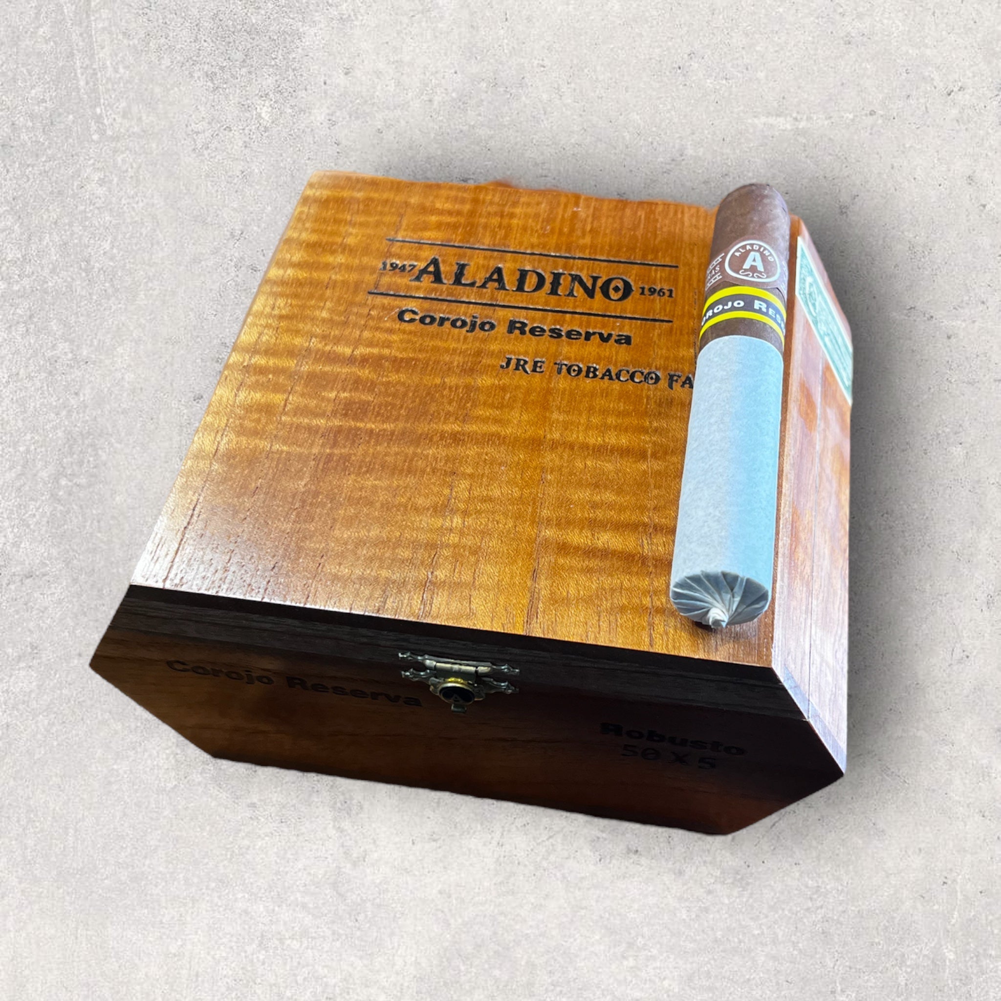 Aladino Corojo Reserva Robusto - Cigar 30