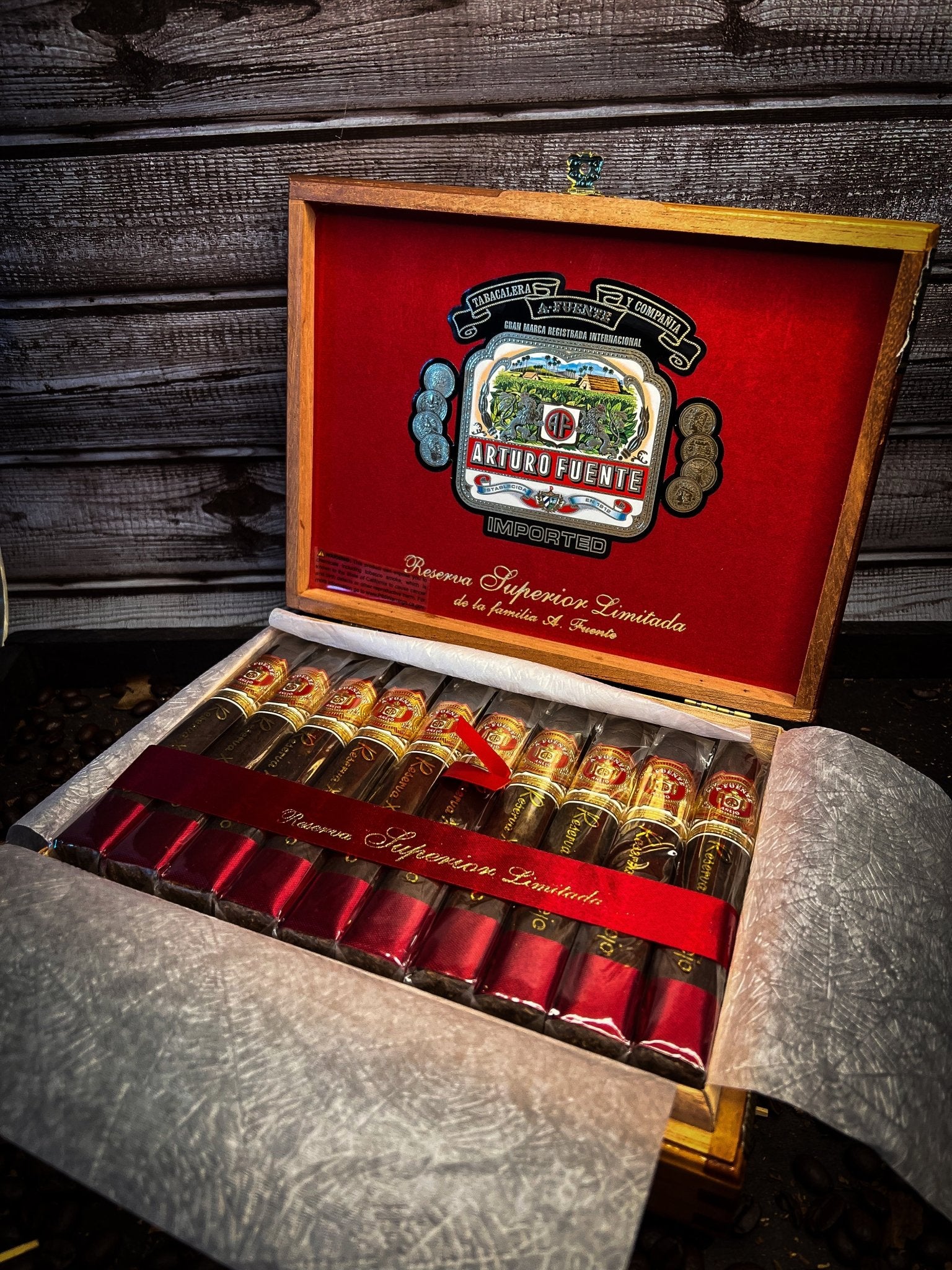 Arturo Fuente Anejo Shark No. 77 Maduro box of 20 - Cigar 30