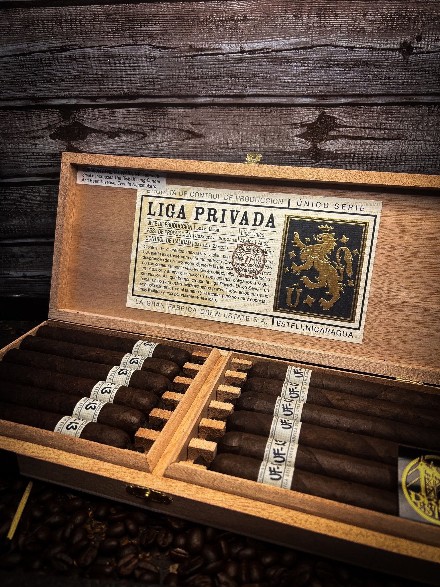 Box of Liga Privada UF - 13 Dark - Cigar 30