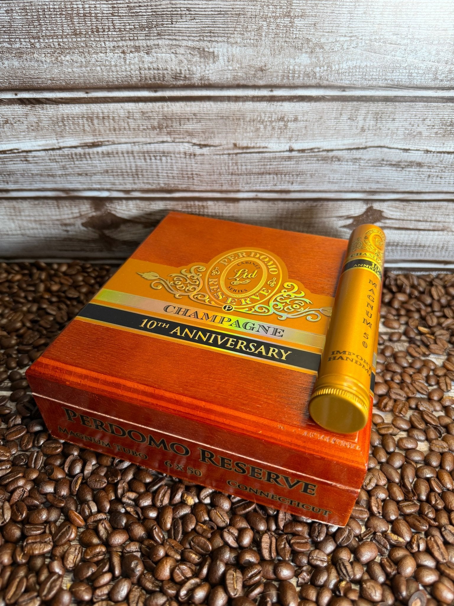 Perdomo 10th Anniversary Champagne Magnum Tubo - Cigar 30