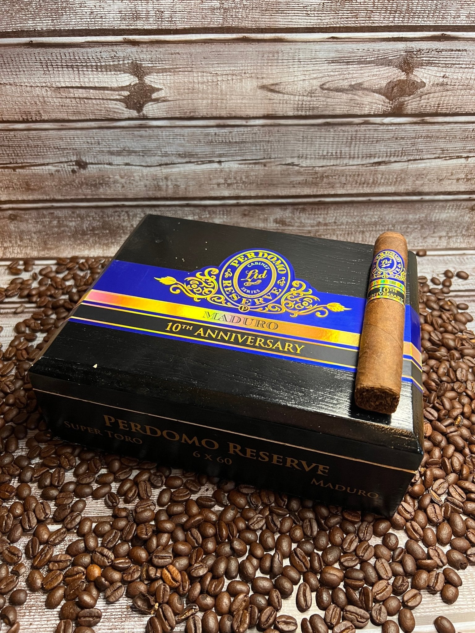 Perdomo 10th Anniversary Maduro Super Toro - Cigar 30