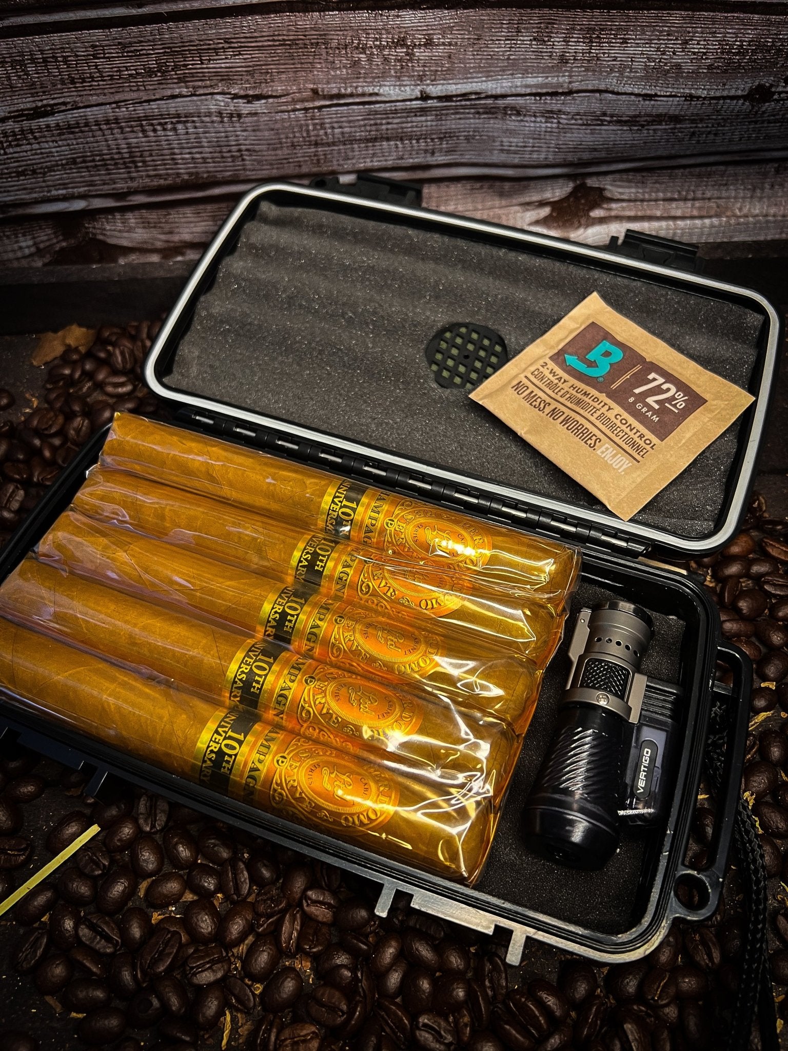 Perdomo Champagne Epicures with Travel Case and Vertigo Lighter - Cigar 30