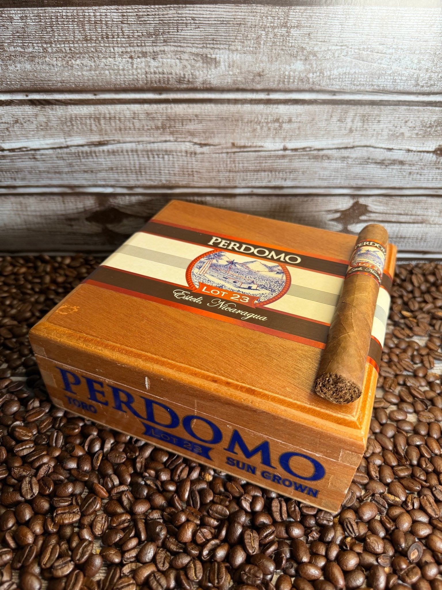 Perdomo Lot 23 Sun Grown Toro - Cigar 30