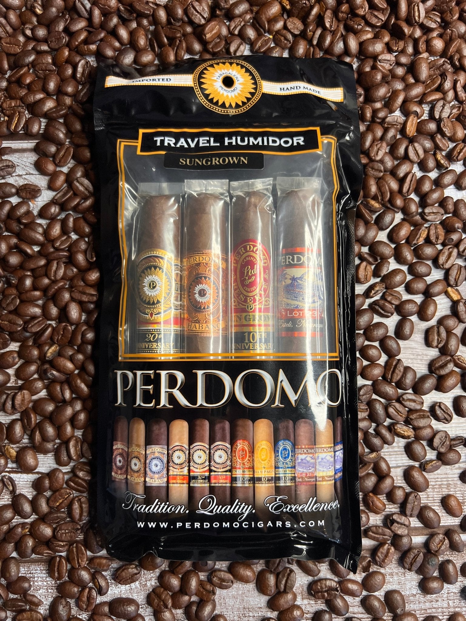 Perdomo Travel Humidor Assorted Sungrown – 4 - Cigar Sampler - Cigar 30