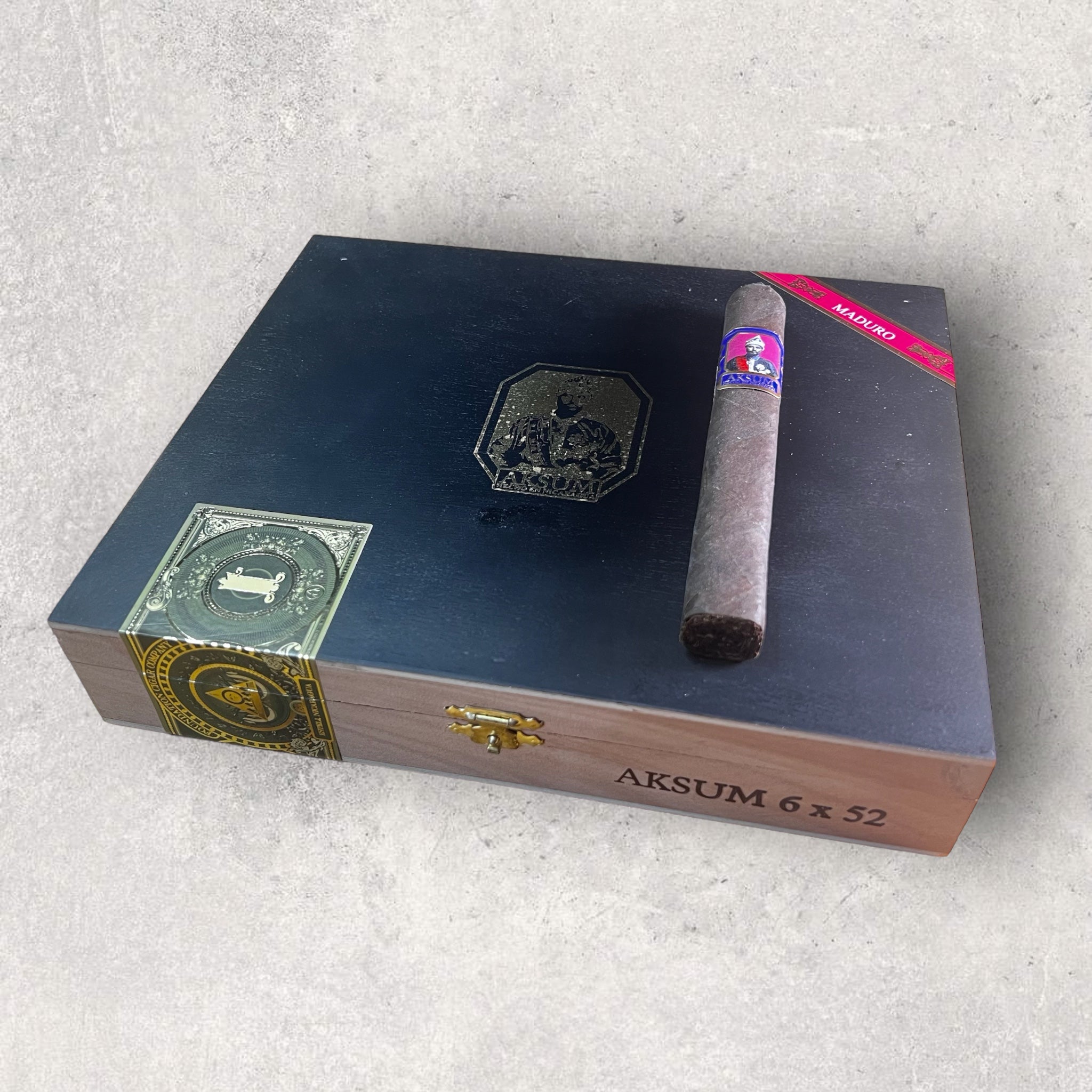 Foundation Aksum Maduro Toro - Cigar 30