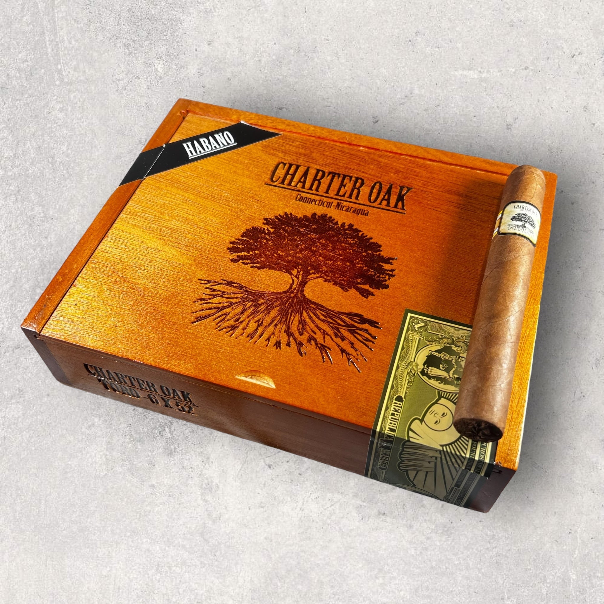 Foundation Charter Oak Habano Toro - Cigar 30