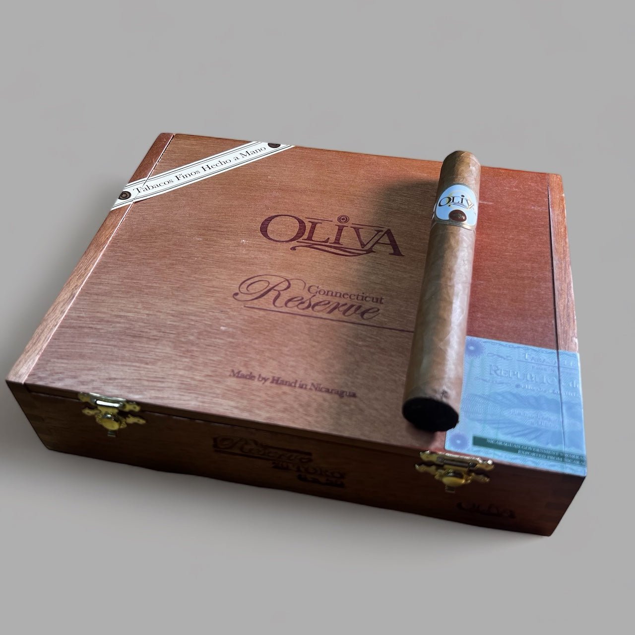 Oliva Connecticut Reserve Toro - Cigar 30