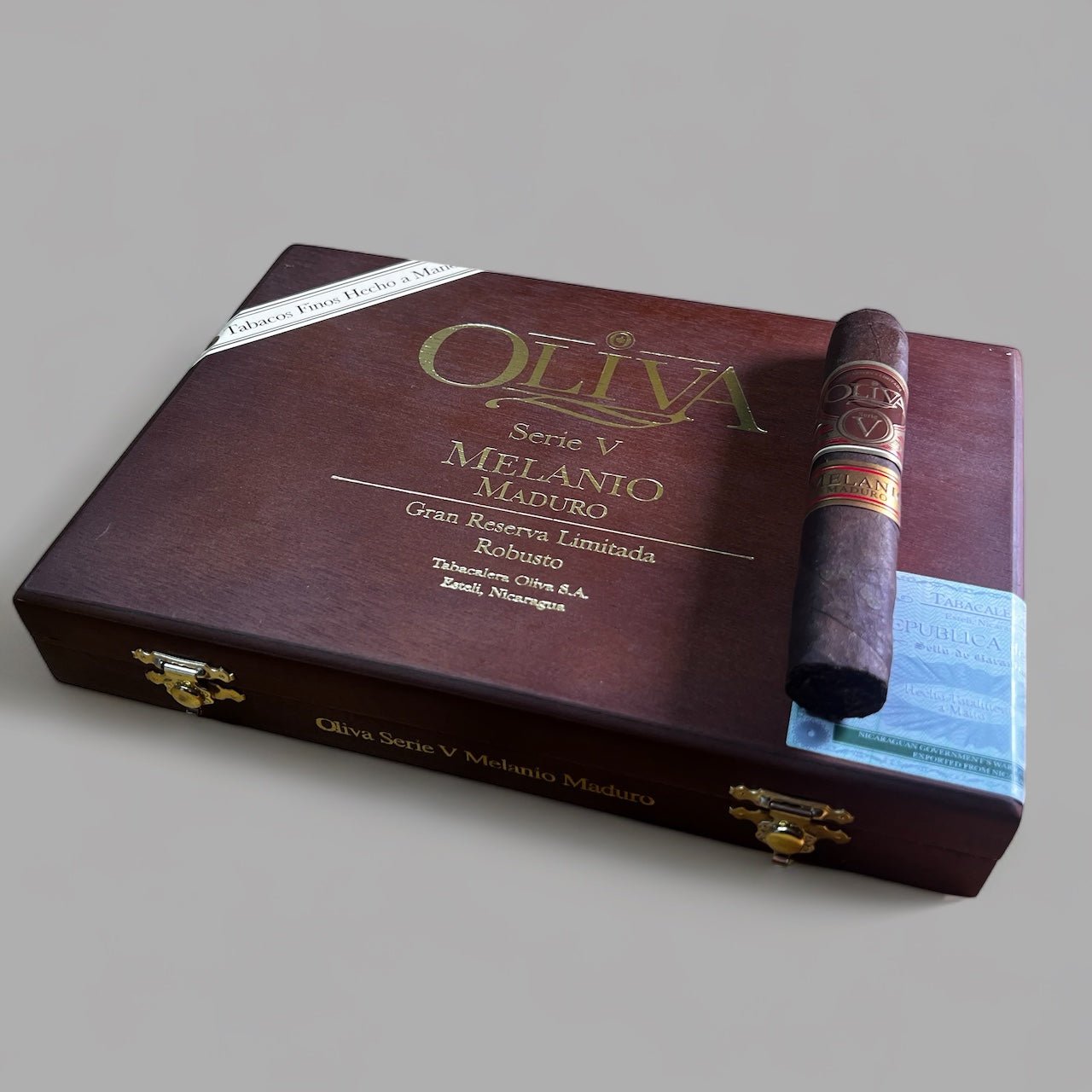 Oliva Serie V Melanio Maduro Robusto - Cigar 30